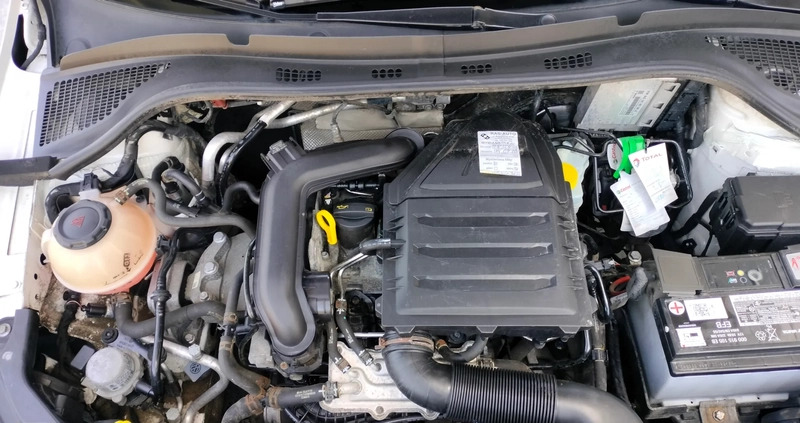 Skoda Fabia cena 27900 przebieg: 203800, rok produkcji 2017 z Węgrów małe 106